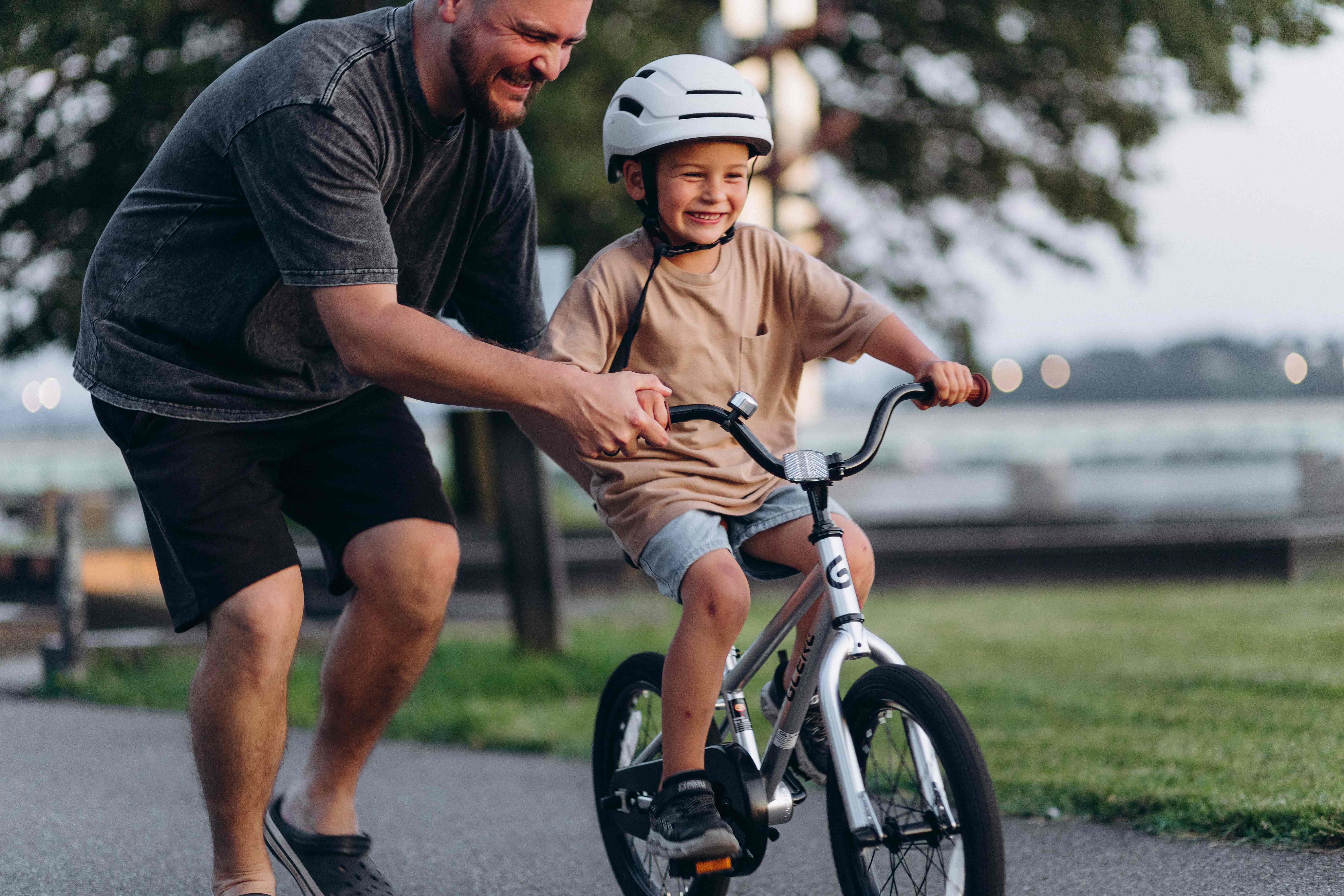 When Should a Child Learn to Ride a Bike? Best Age & Safety Tips