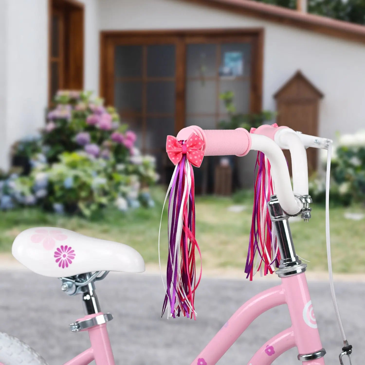 Red Tassel Streamers